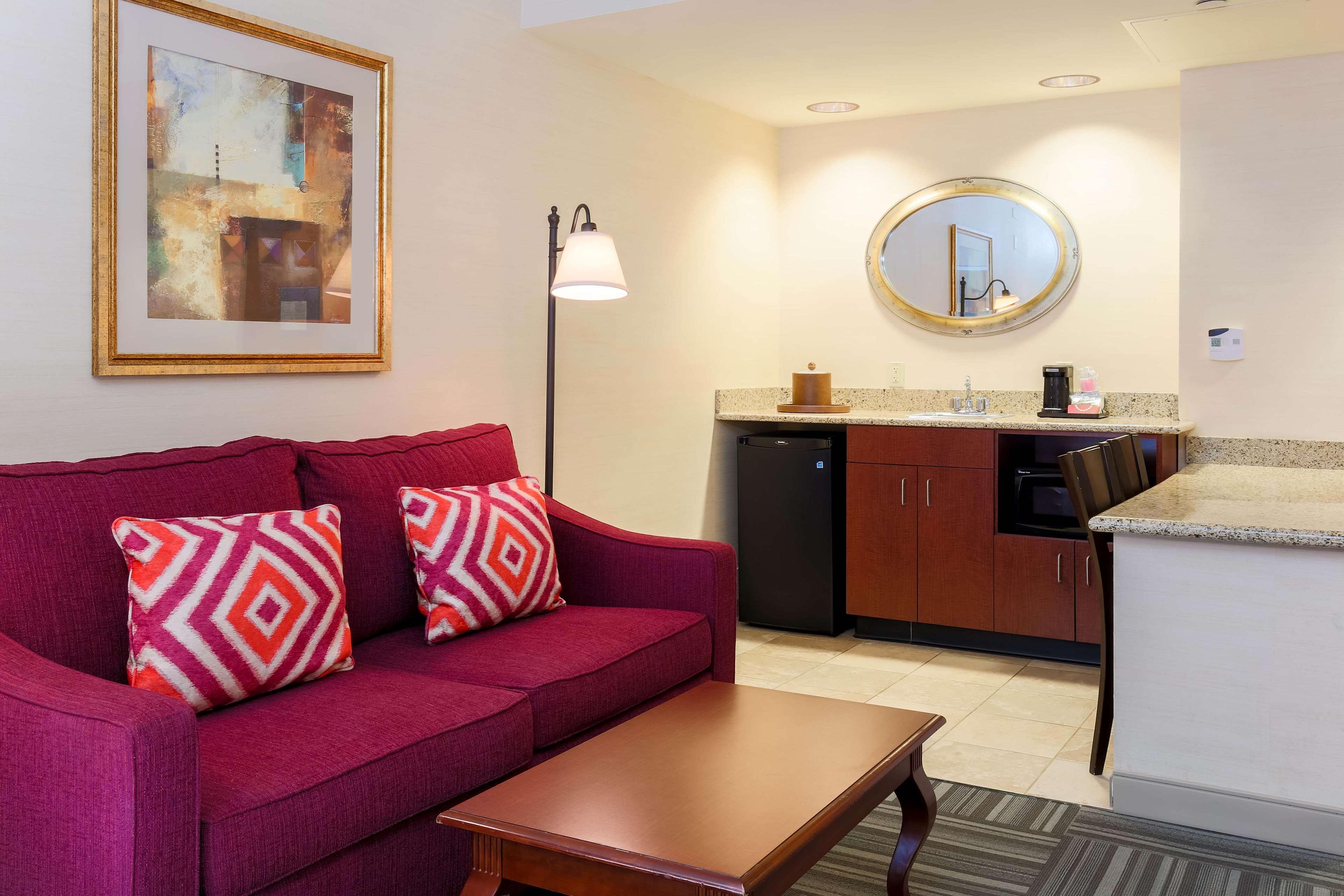 Hampton Inn Нанует Экстерьер фото
