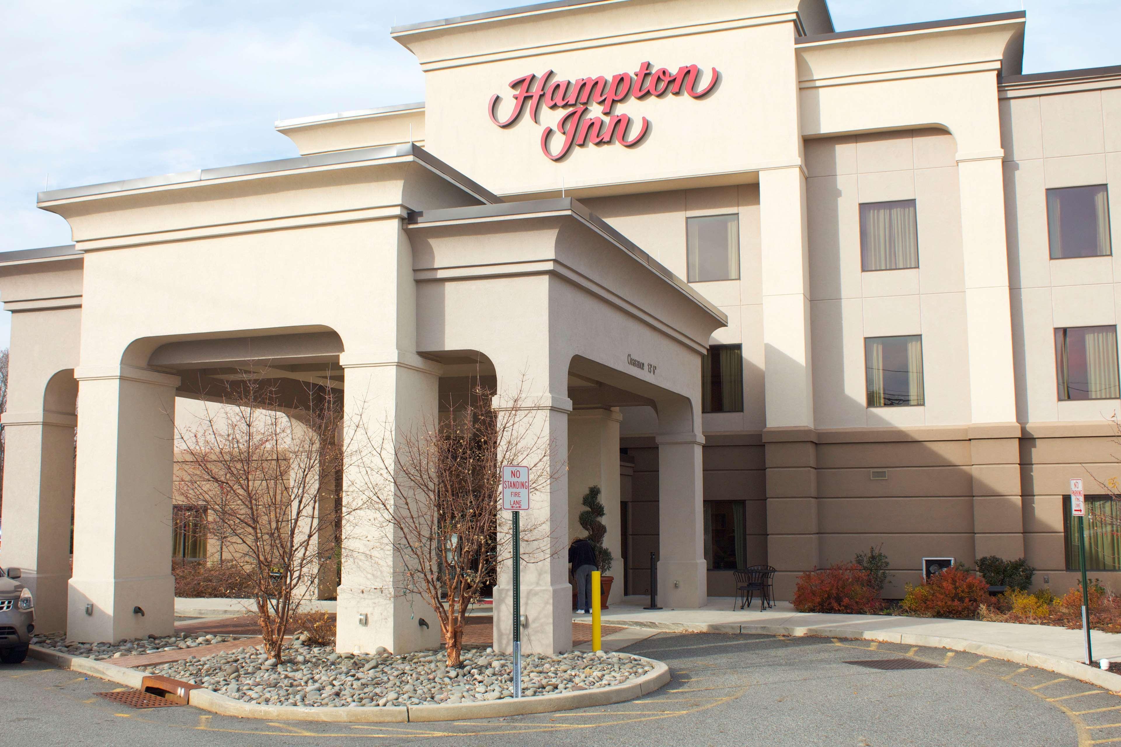 Hampton Inn Нанует Экстерьер фото