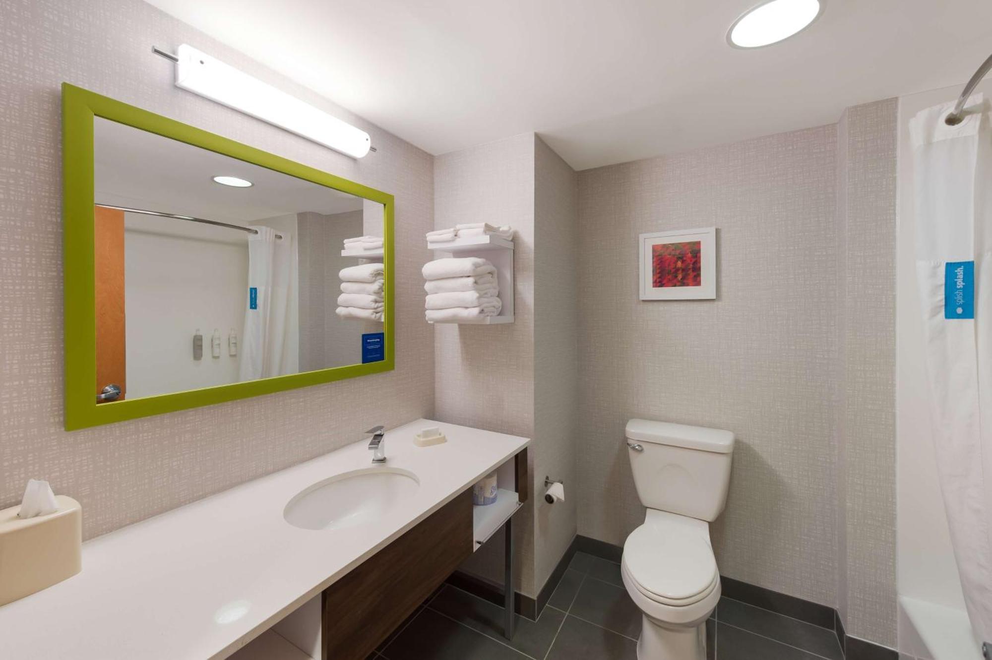 Hampton Inn Нанует Экстерьер фото
