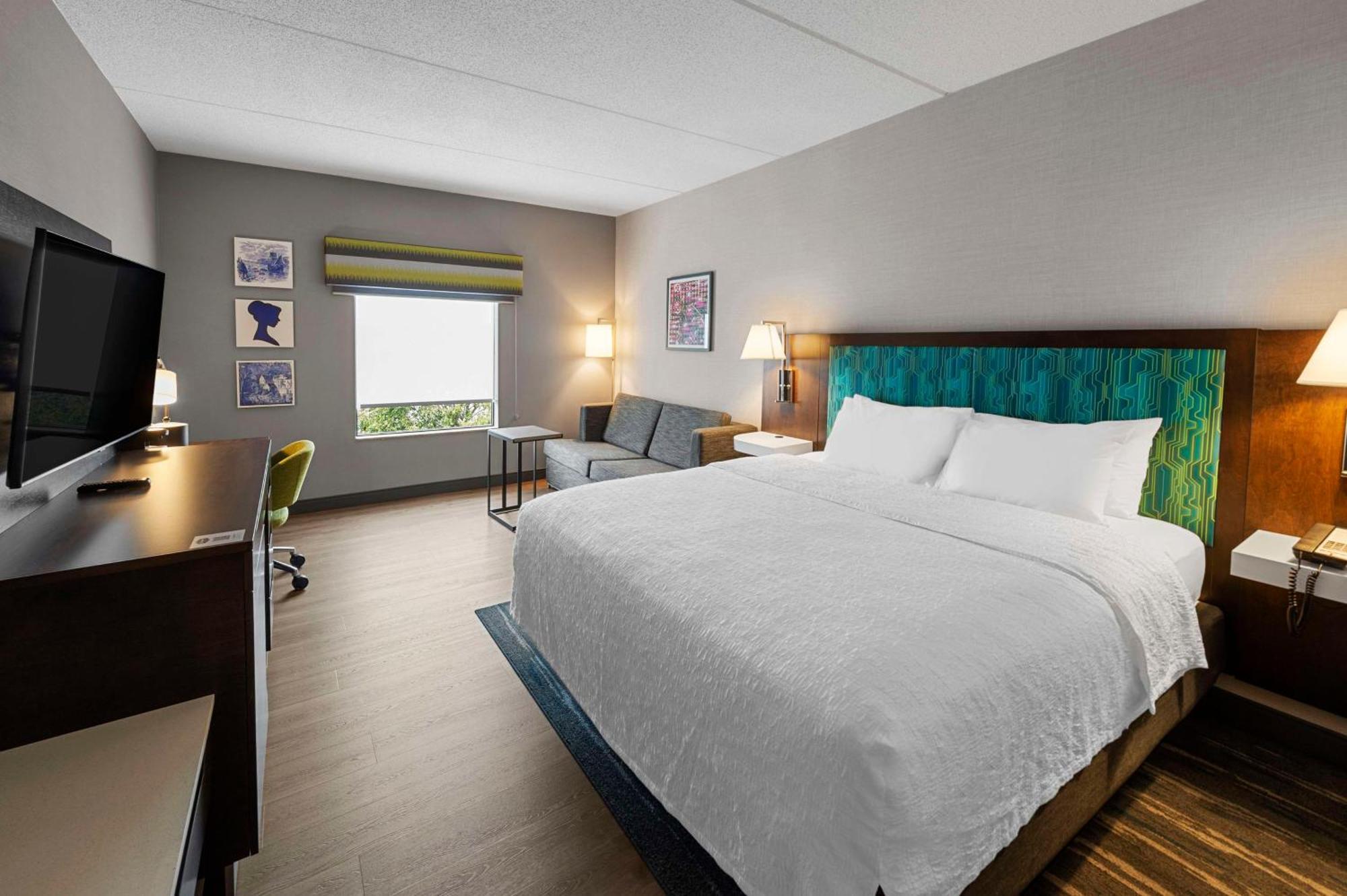 Hampton Inn Нанует Экстерьер фото