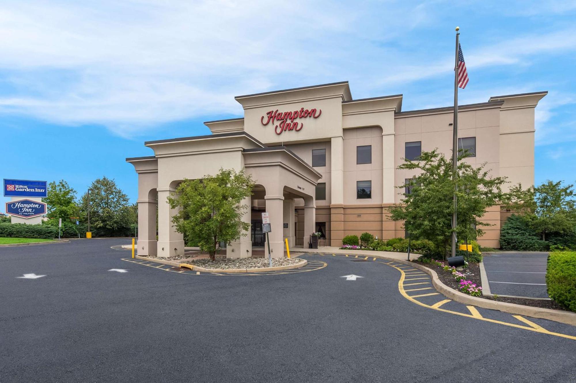 Hampton Inn Нанует Экстерьер фото