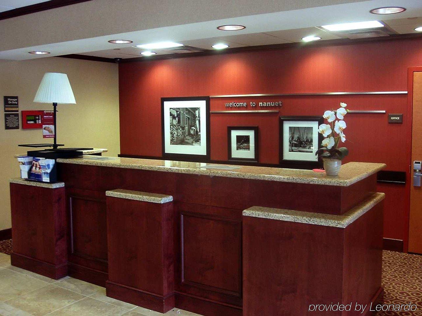 Hampton Inn Нанует Интерьер фото